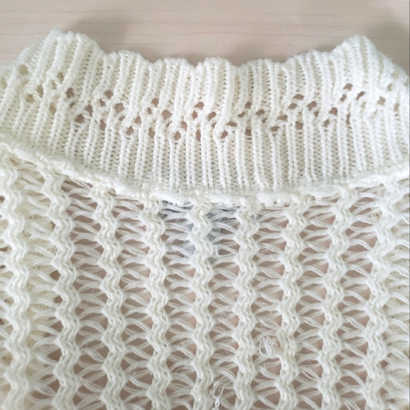 Ladies Crochet Shawl - Picture 2 of 7